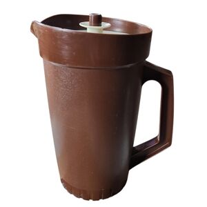 Vintage Tupperware 2 Quart Pitcher with Push Button Lid